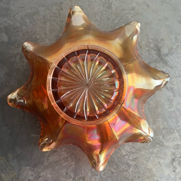 Carnival Glass 8 pointed bowl - Picture 4 of 17